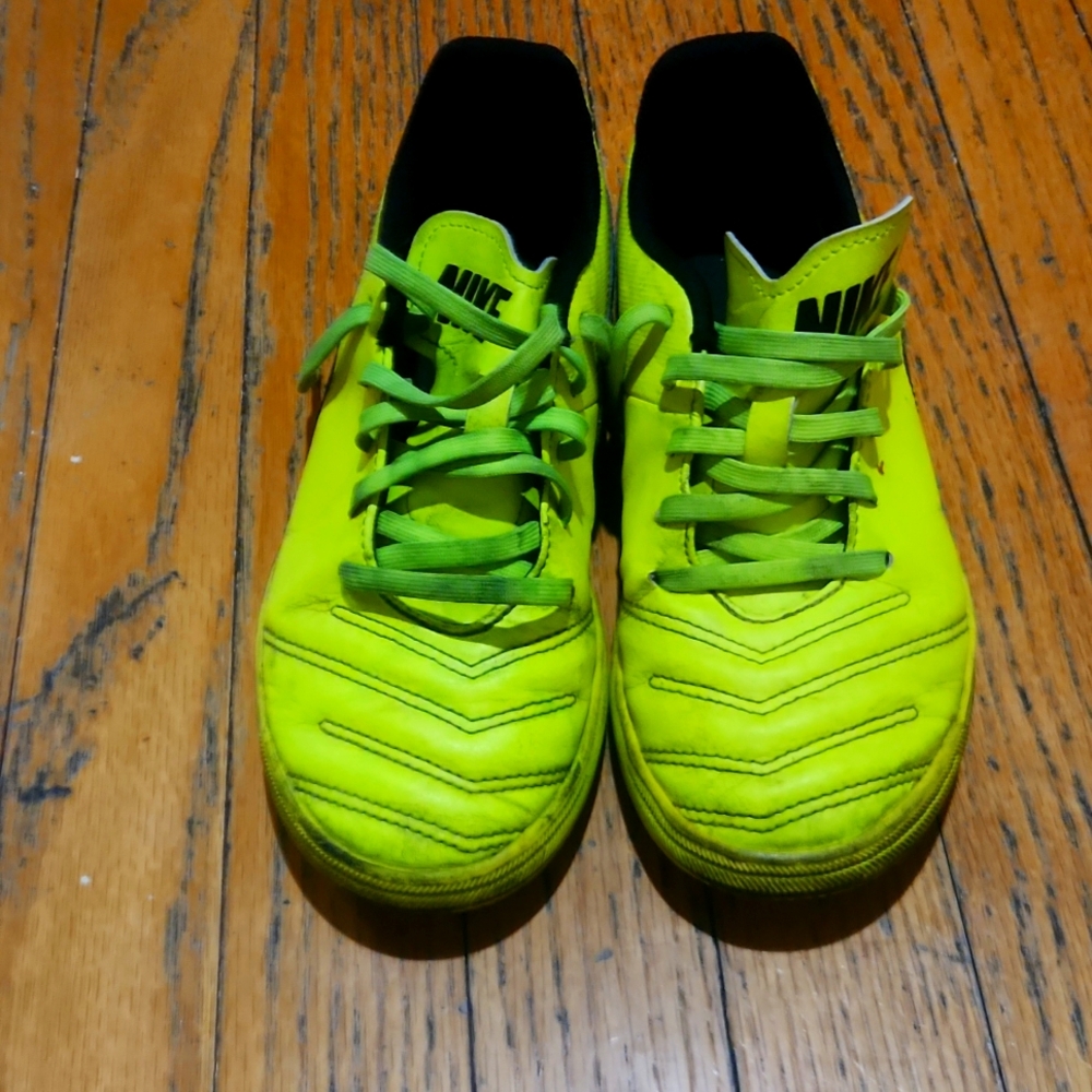 US size 3 soccer shoes